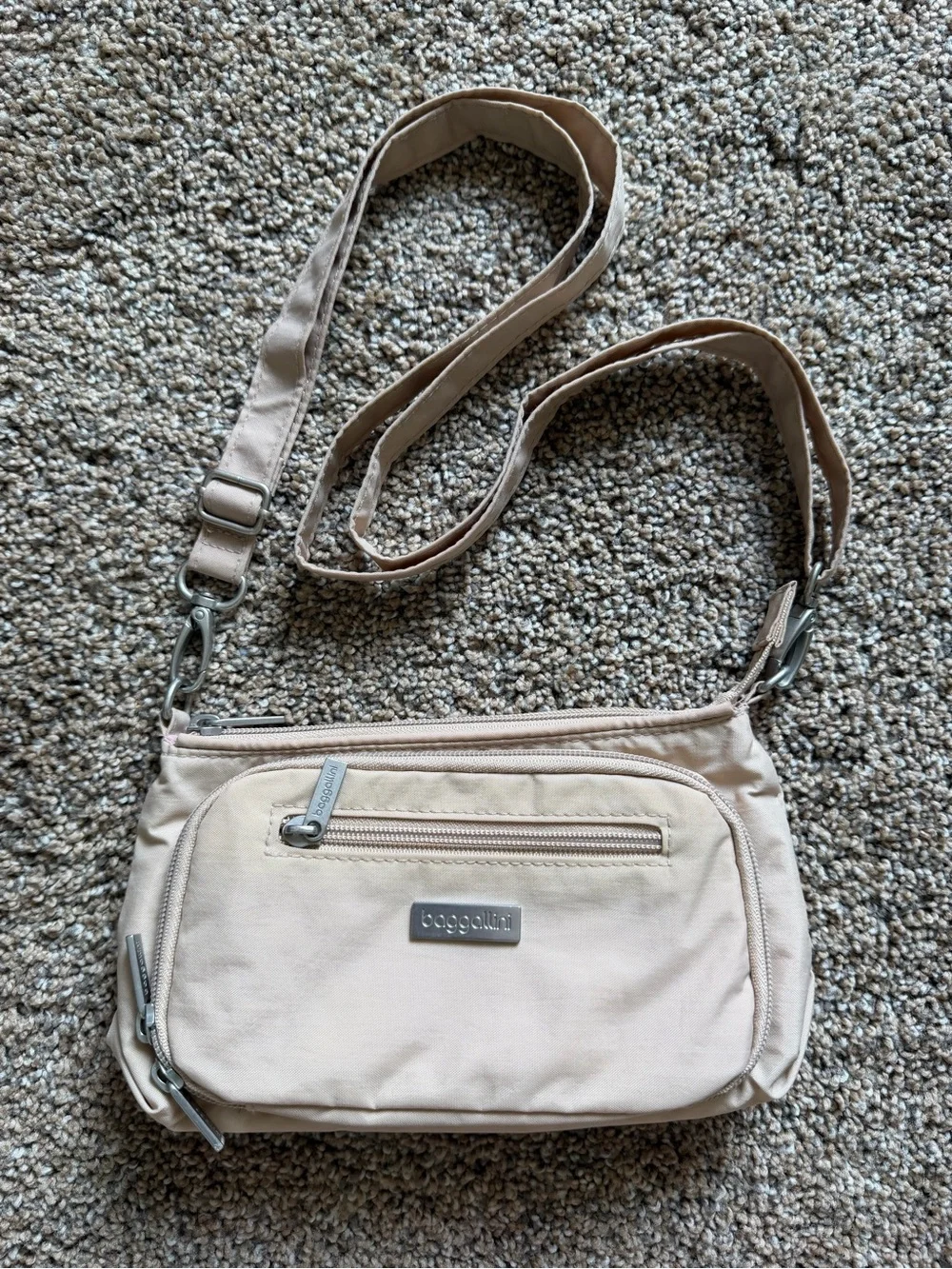 BAGGALLINI Tan Beige Small Nylon Zippered Crossbody Shoulder Bag